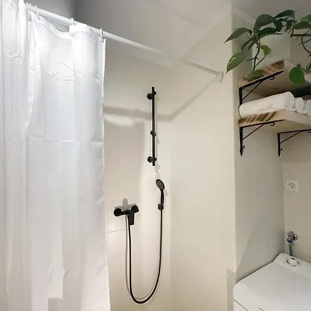 Studio Botanica-10 Minute Walk To Beach Apartment