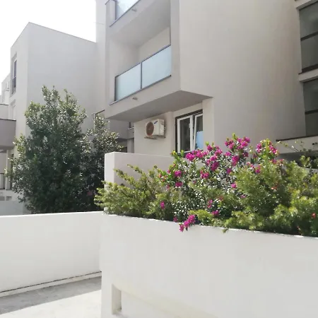 Studio Botanica-10 Minute Walk To Beach شقة سبليت